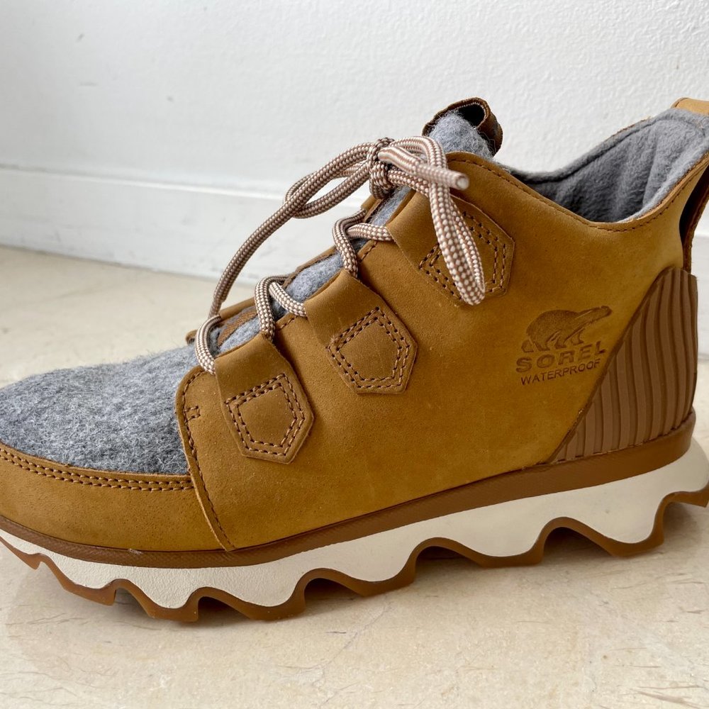 Sorel Caribou Boot Camel And Gray Gem